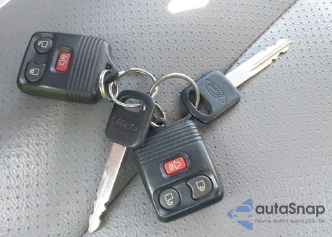 2010 Ford E-350 Super Duty Commercial/Recreational из США, поврежденный, VIN 1FTSS3EL5ADA23291